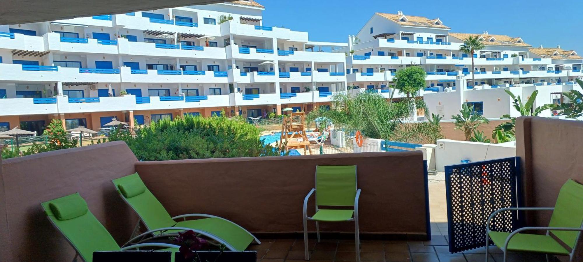 Residencial La Duquesa Suites Golf & Gardens San Luis de Sabinillas Eksteriør bilde